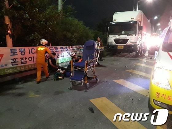 박해미씨의 남편 황씨가 몰던 승용차가 강변북로에서 사고를 내 배우 2명이 숨지고 3명이 다치는 등 5명의 사상자를 냈다.