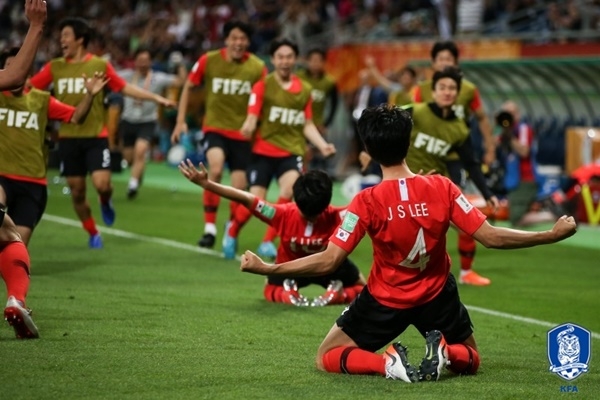 대한민국축구대표팀이 세네갈을 꺾고 36년 만에 U-20 월드컵 4강에 진출했다. 한국은 오는 12일 남미 복병 에콰도르와 결승행을 놓고 격돌한다. [대한축구협회 제공]