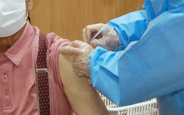 괴산군이 18일부터 코로나19 백신 예방접종을 재개했다. (사진 뉴스1)