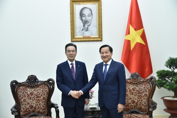 이성희 회장은 3일 베트남 하노이에서 레 밍 카이(Le Minh Khai) 베트남 경제부총리를 예방해 한국과 베트남 농업분야 협력 확대를 논의했다.
