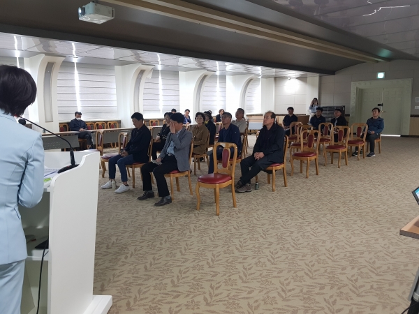 평창군은 24일 대관령면사무소에서 건강보험심사평가원 교육연수원 건립 전략환경영향평가 주민설명회를 개최했다.
