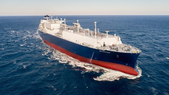 HD한국조선해양이 카타르에너지와 5조원 넘은 초대형 계약을 체결했다. 사진은 HD현대중공업이 건조해 2020년 인도한 17만 4천 입방미터급 LNG운반선.